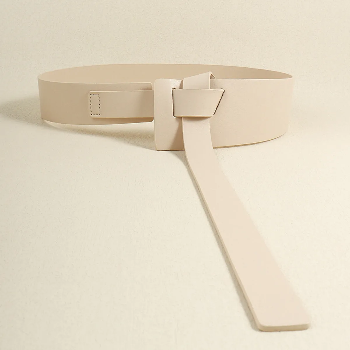 3 Stylish Knot Detail Belt