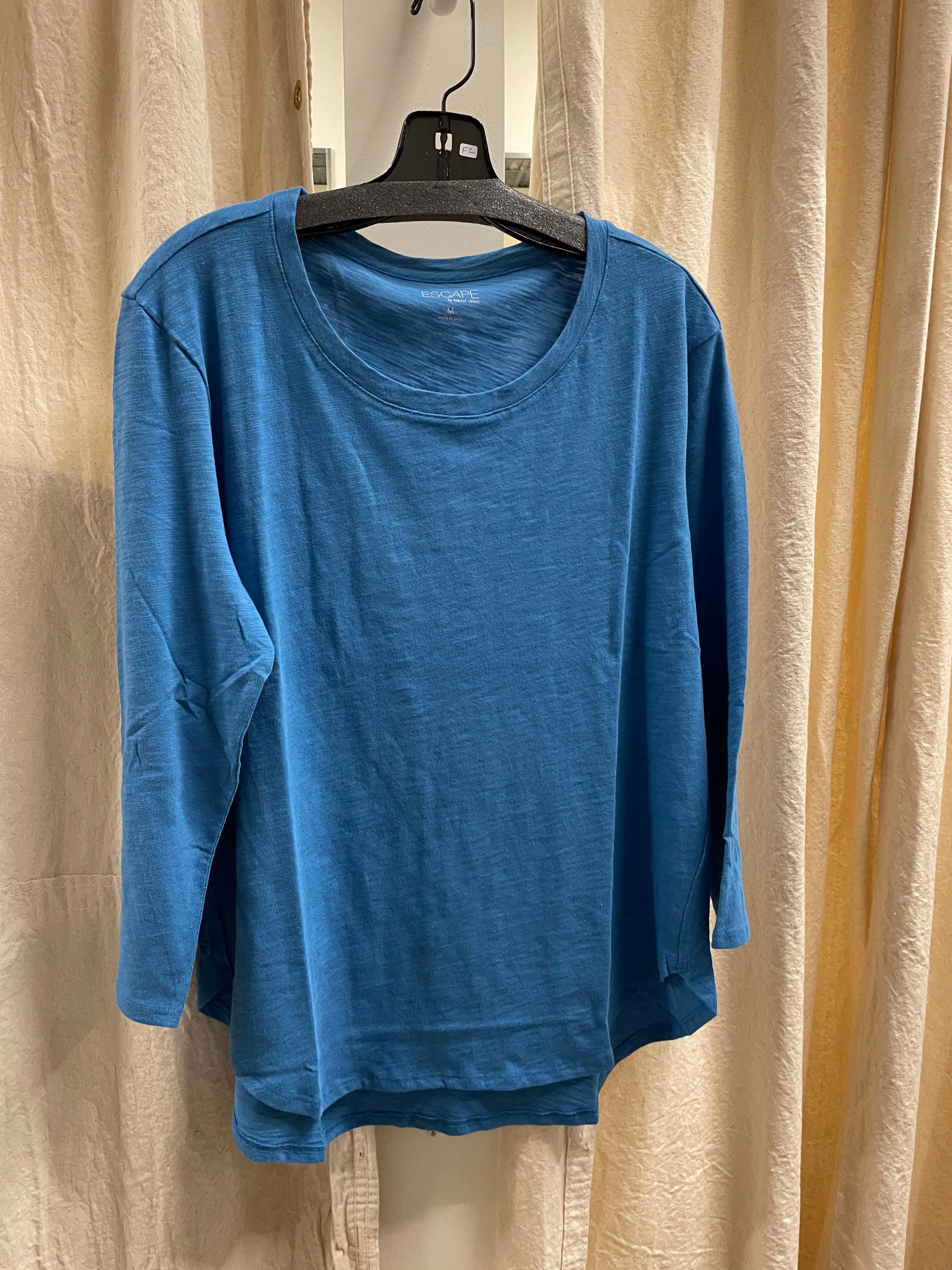 3/4 Sleeve Hi-Low Slub Tee in Lapis by Escape