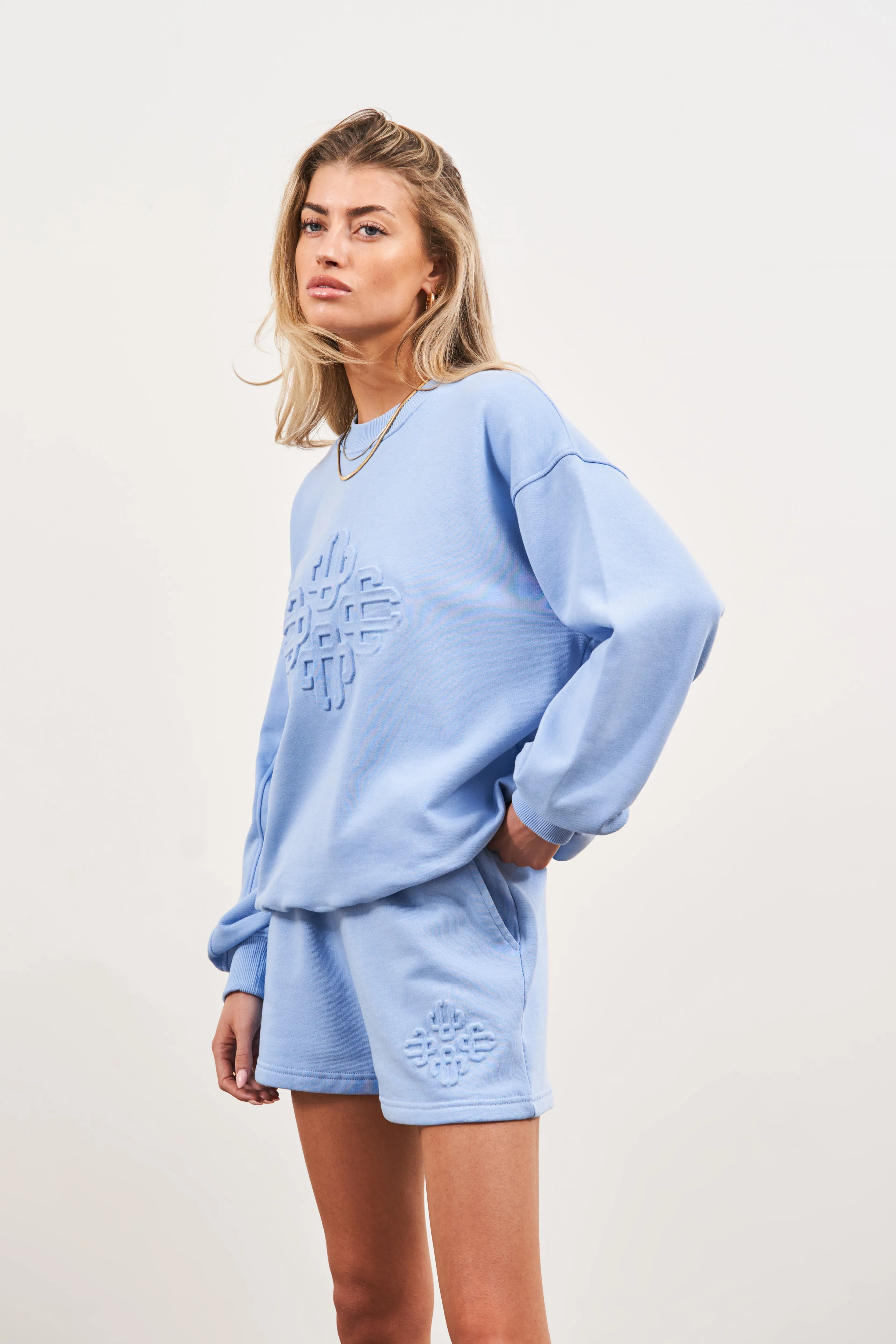 EMBLEM EMBOSSED OVERSIZED CREW - BLUE