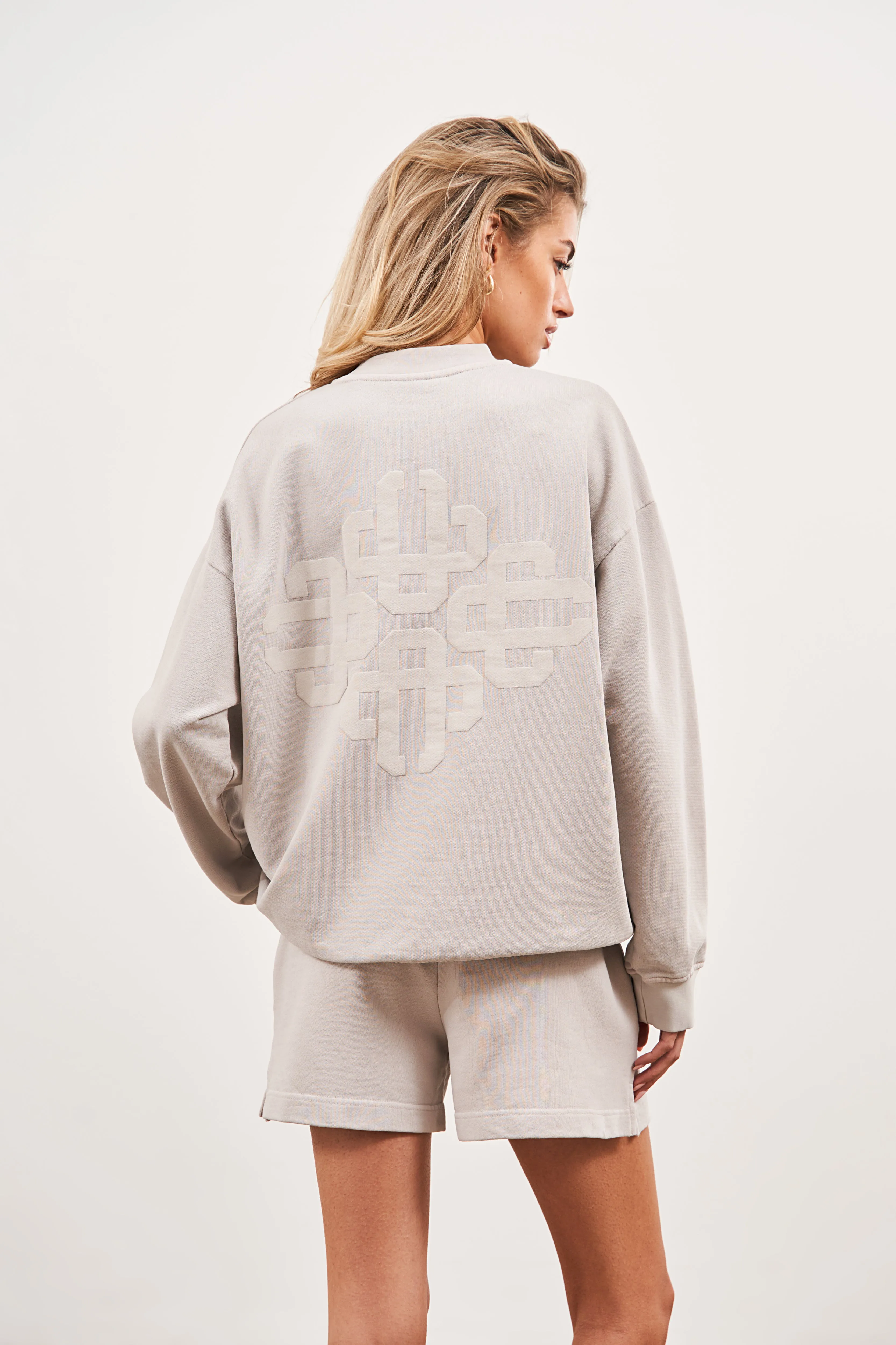 EMBLEM OVERSIZED SWEATSHIRT - GREY