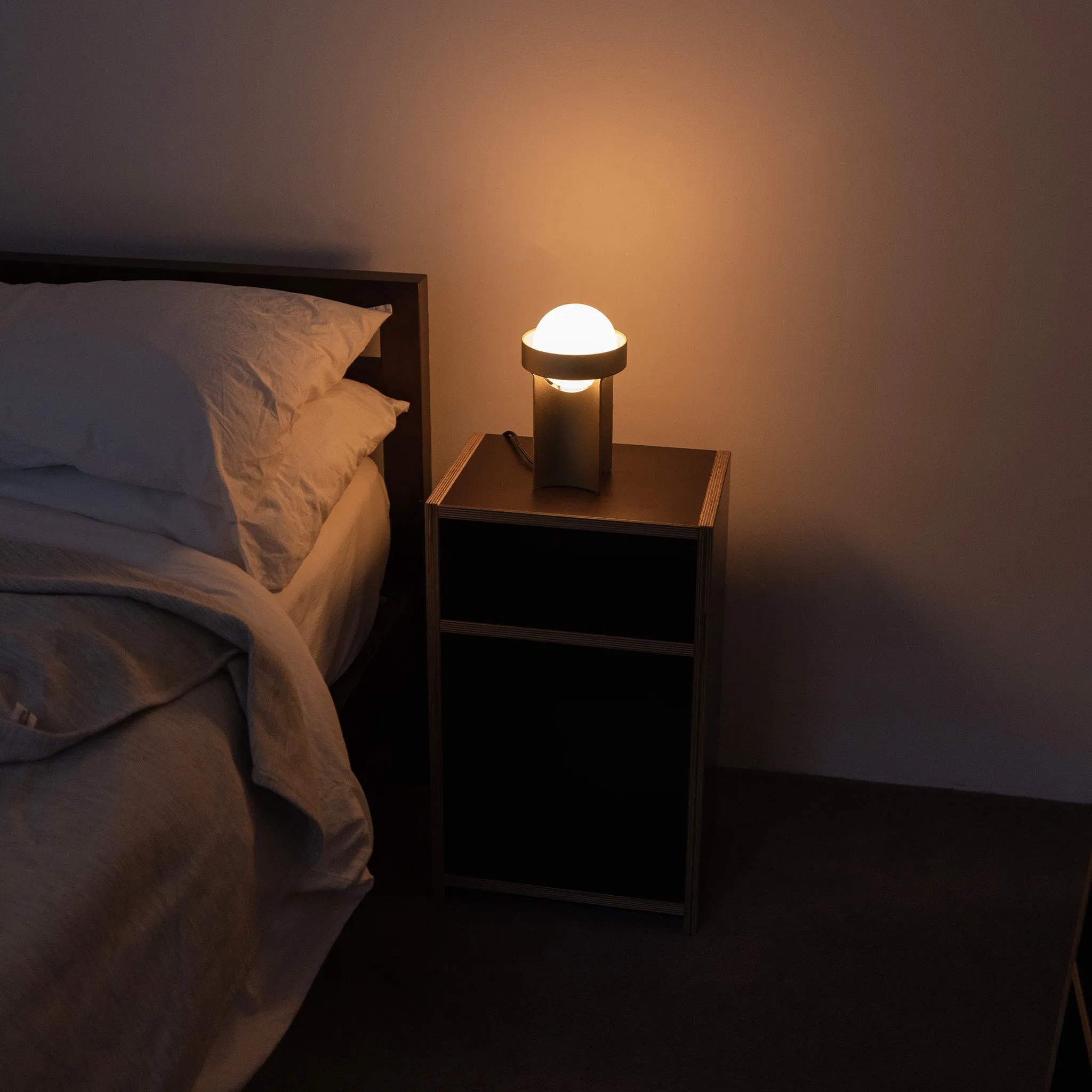 Loop Table Lamp in Dark Grey   Sphere III