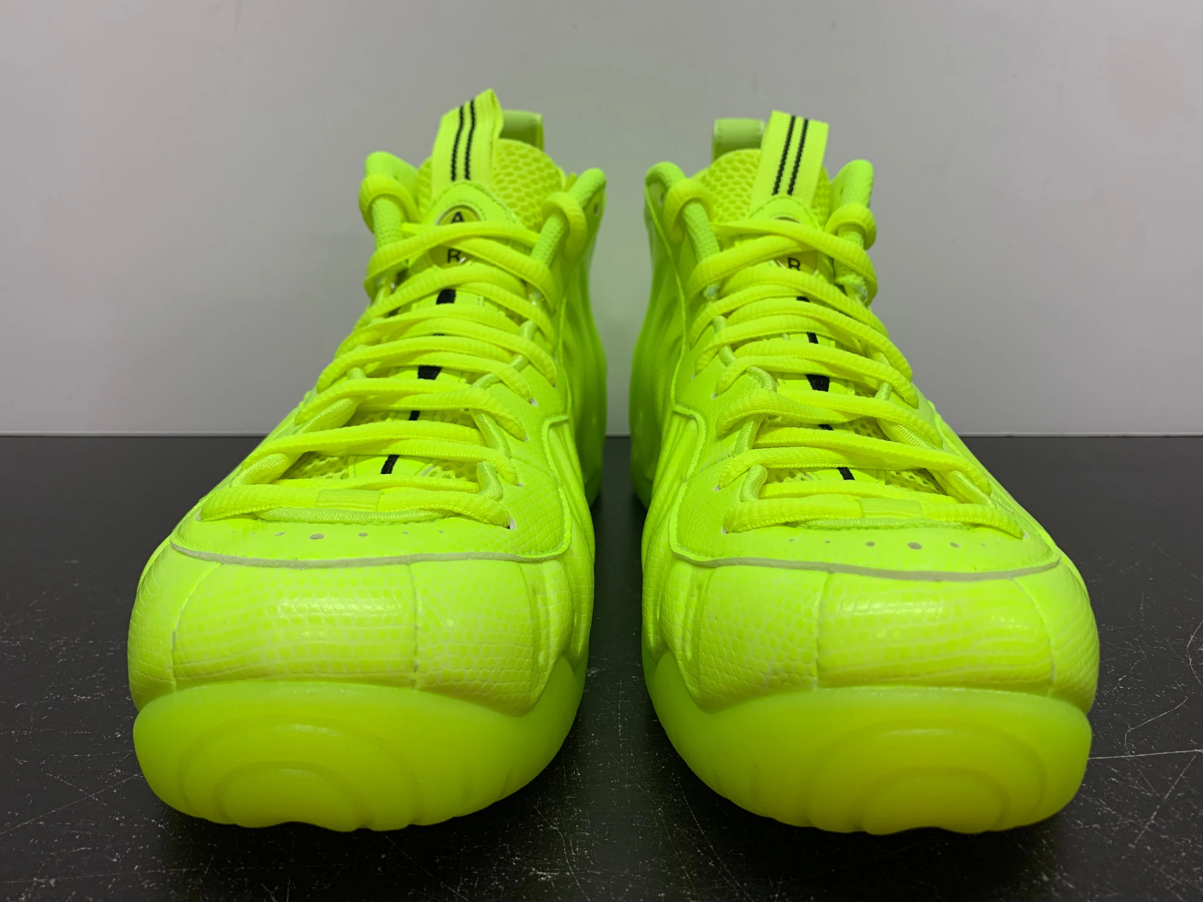 Nike Air Foamposite Pro Volt 2021